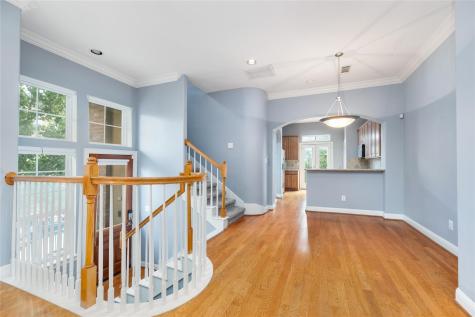 53 Versante Court Houston TX 77070