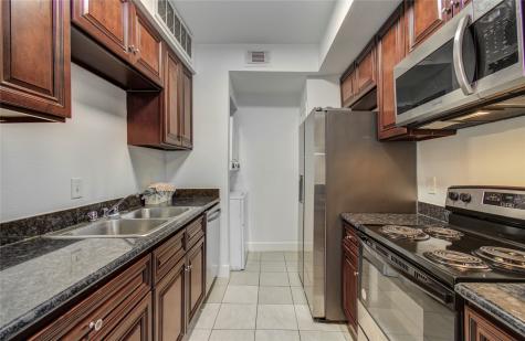 9707 Richmond Avenue 11 Houston TX 77042