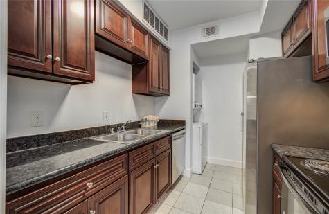 9707 Richmond Avenue 11 Houston TX 77042