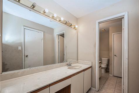 9850 Pagewood Lane 1207 Houston TX 77042