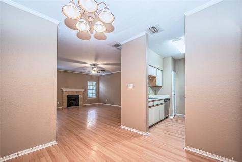 9850 Pagewood Lane 1207 Houston TX 77042