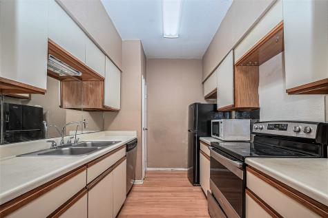 9850 Pagewood Lane 1207 Houston TX 77042