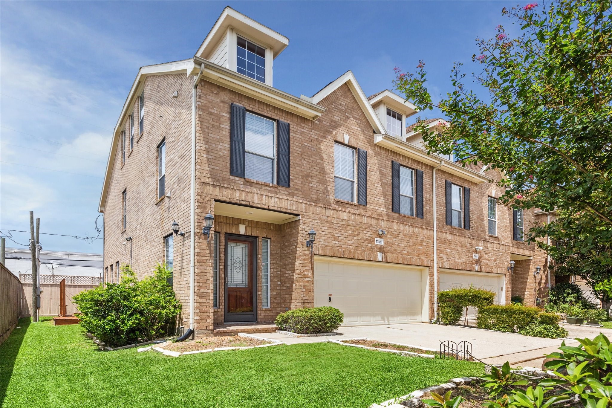 5738 Beverly Hills Walk Houston TX 77057