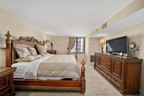 3525 Sage Road 1512 Houston TX 77056