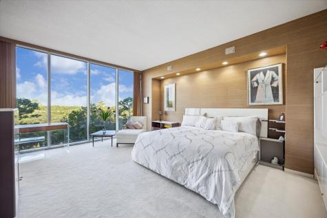 121 N Post Oak Lane 705 Houston TX 77024