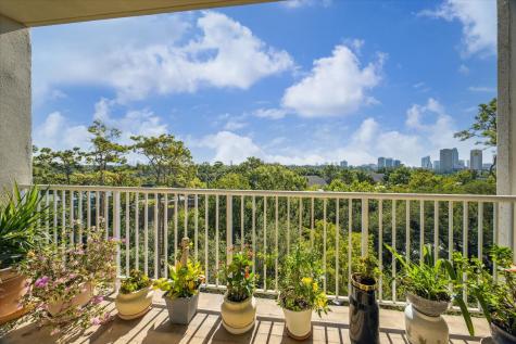 121 N Post Oak Lane 705 Houston TX 77024