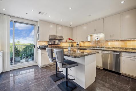 121 N Post Oak Lane 705 Houston TX 77024