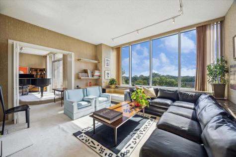 121 N Post Oak Lane 705 Houston TX 77024