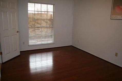 131 Phanturn Lane Bellaire TX 77401