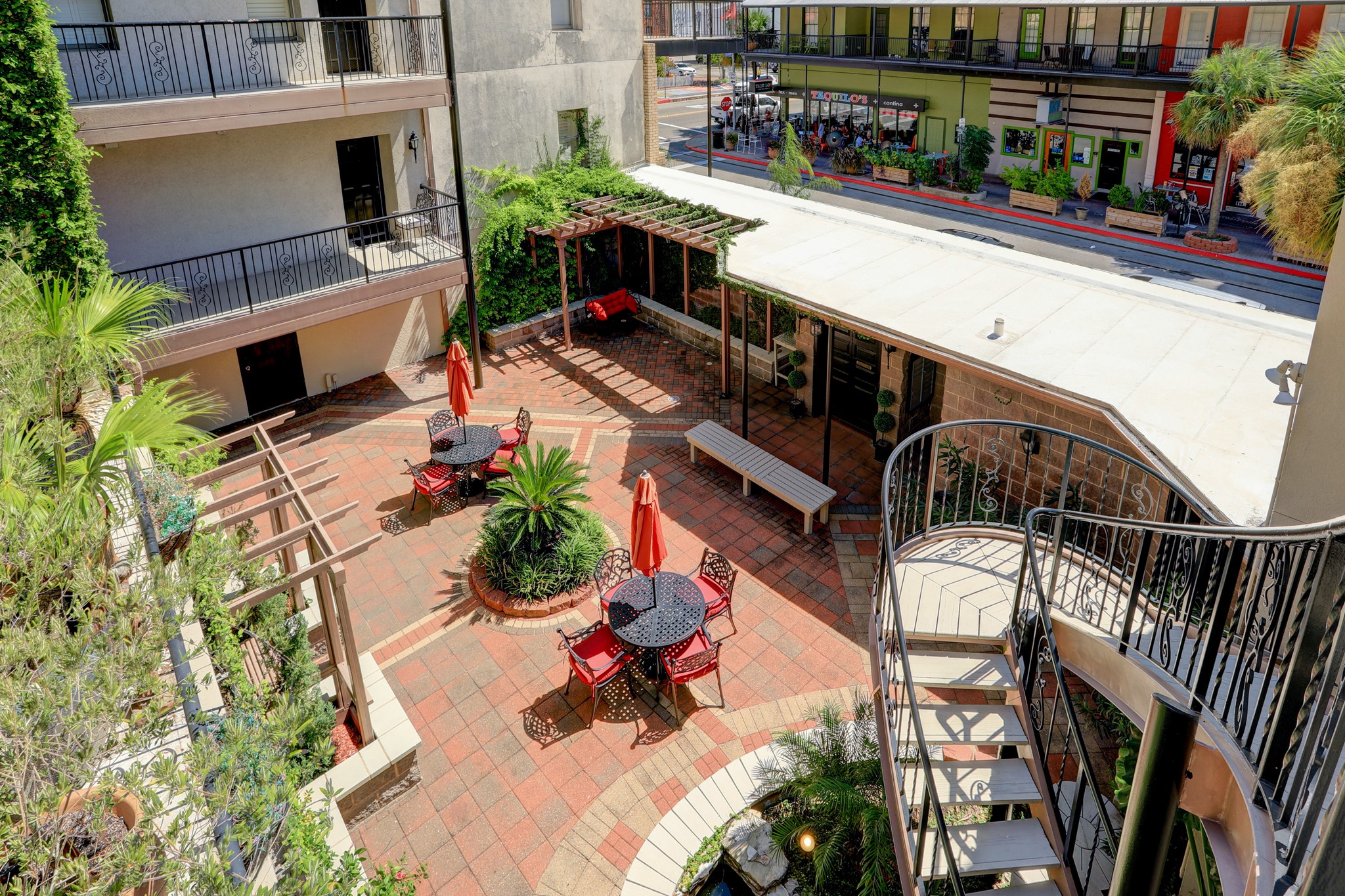 2102 Post Office Street 6 Galveston TX 77550