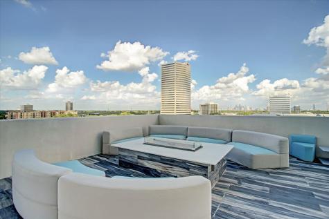 4521 San Felipe Street 3202 Houston TX 77027