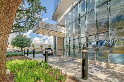 4521 San Felipe Street 3202 Houston TX 77027