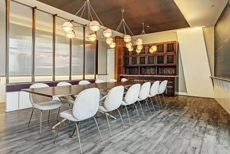 4521 San Felipe Street 3202 Houston TX 77027