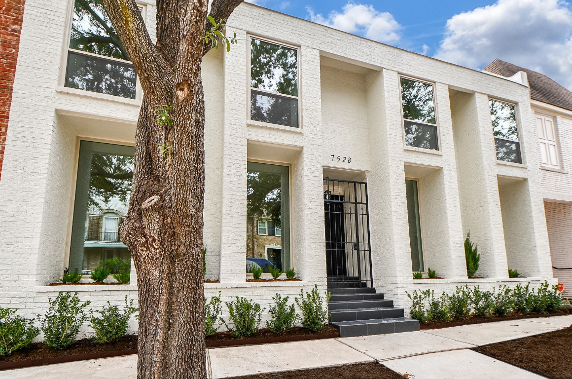 7528 Chevy Chase Drive Houston TX 77063