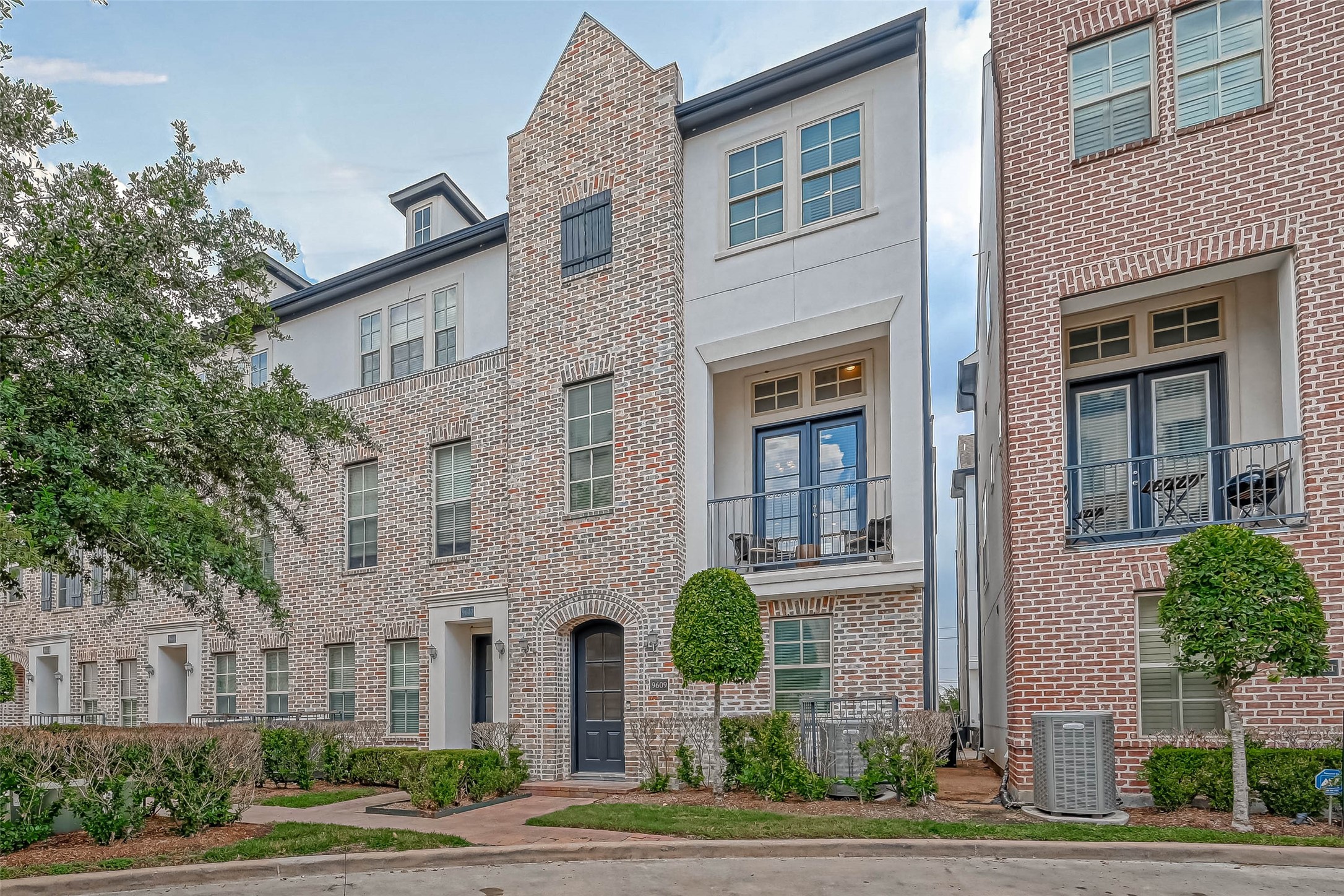 9609 Fannin Station E Houston TX 77045