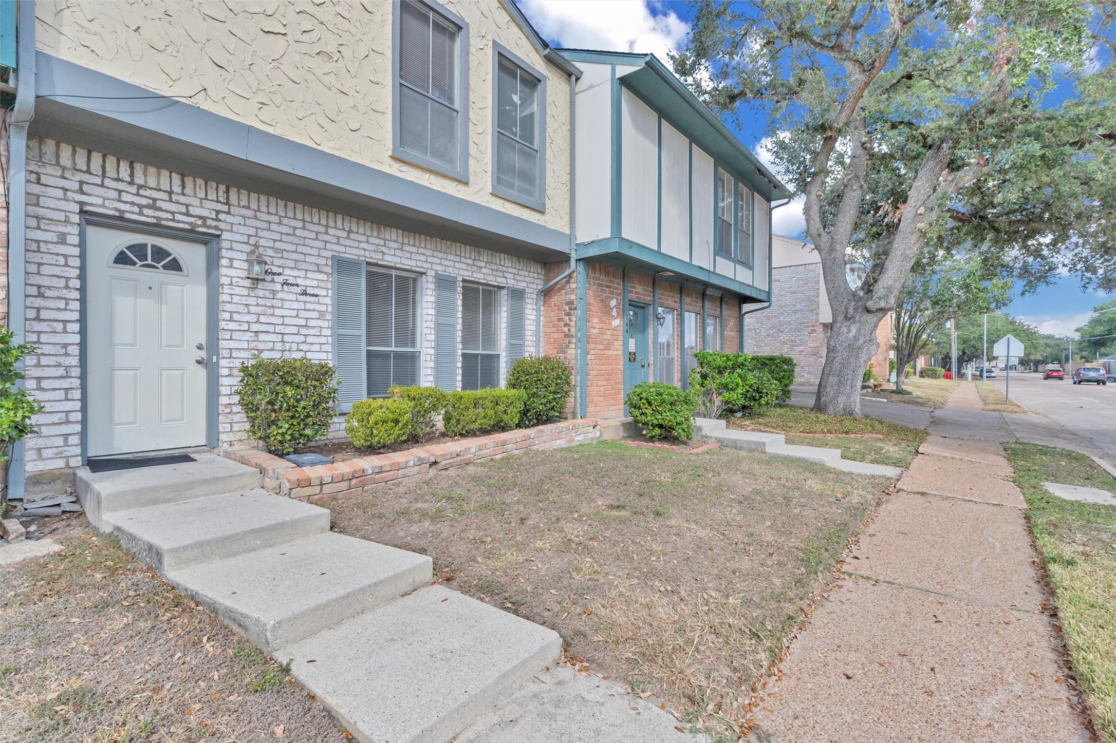 7700 Creekbend Drive 143 Houston TX 77071