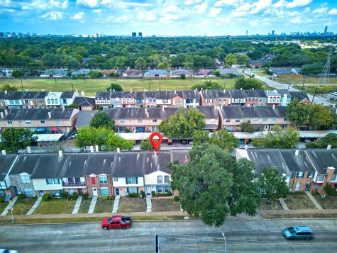 7700 Creekbend Drive 143 Houston TX 77071