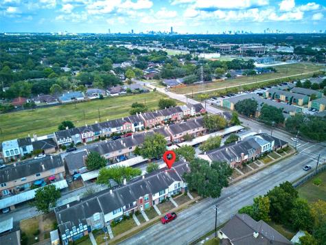 7700 Creekbend Drive 143 Houston TX 77071