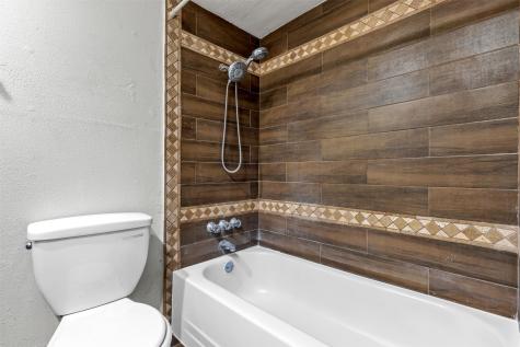 7700 Creekbend Drive 143 Houston TX 77071