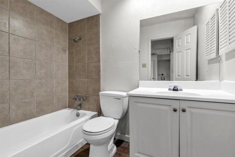 7700 Creekbend Drive 143 Houston TX 77071