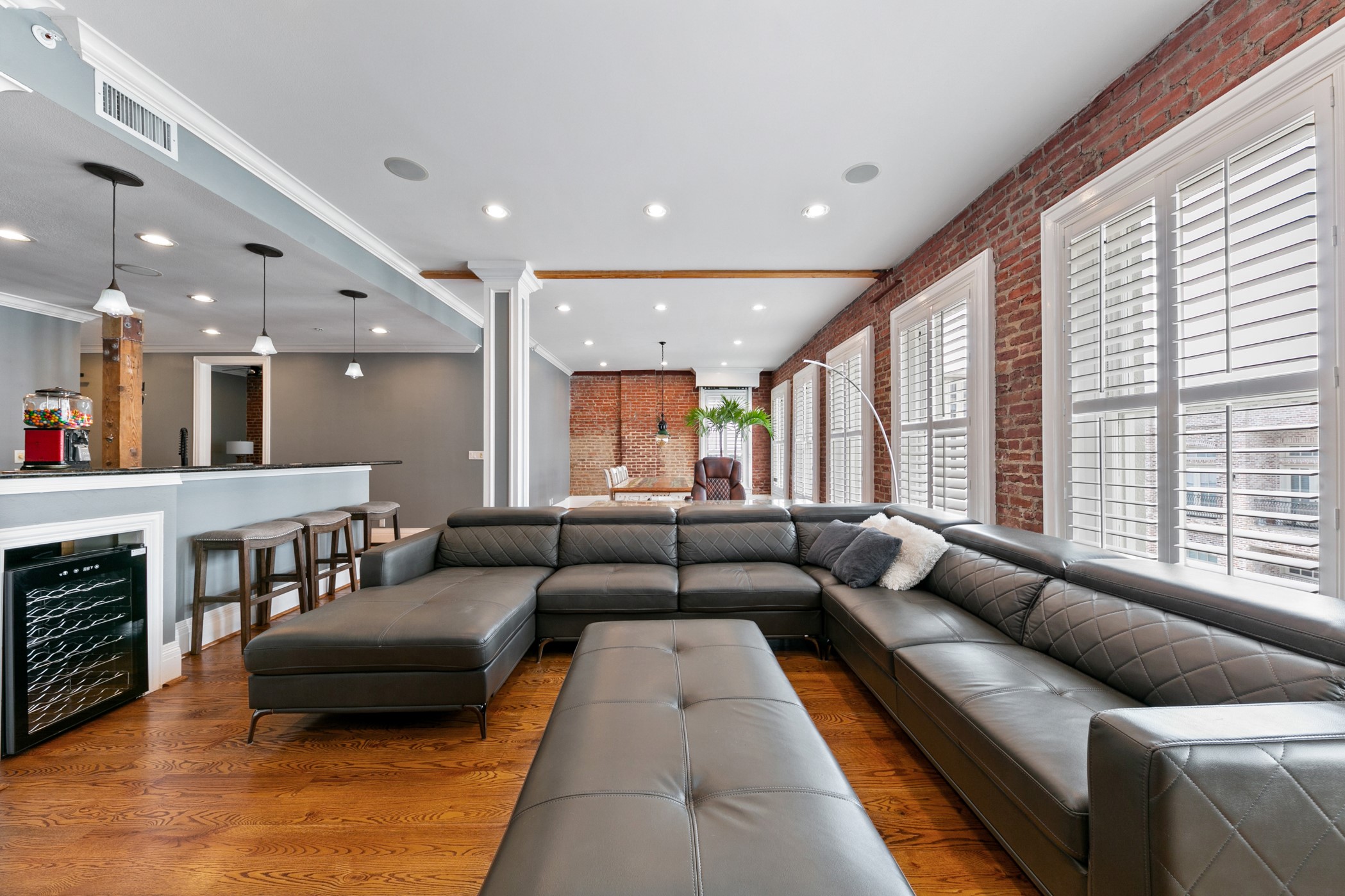 2207 Postoffice 417 Galveston TX 77550