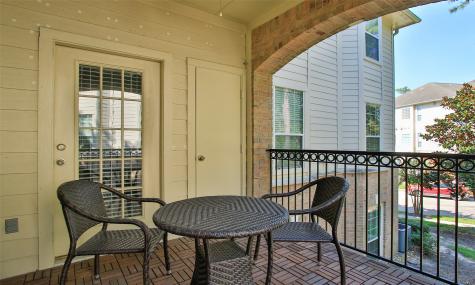 6607 Lake Woodlands Drive 223 The Woodlands TX 77382