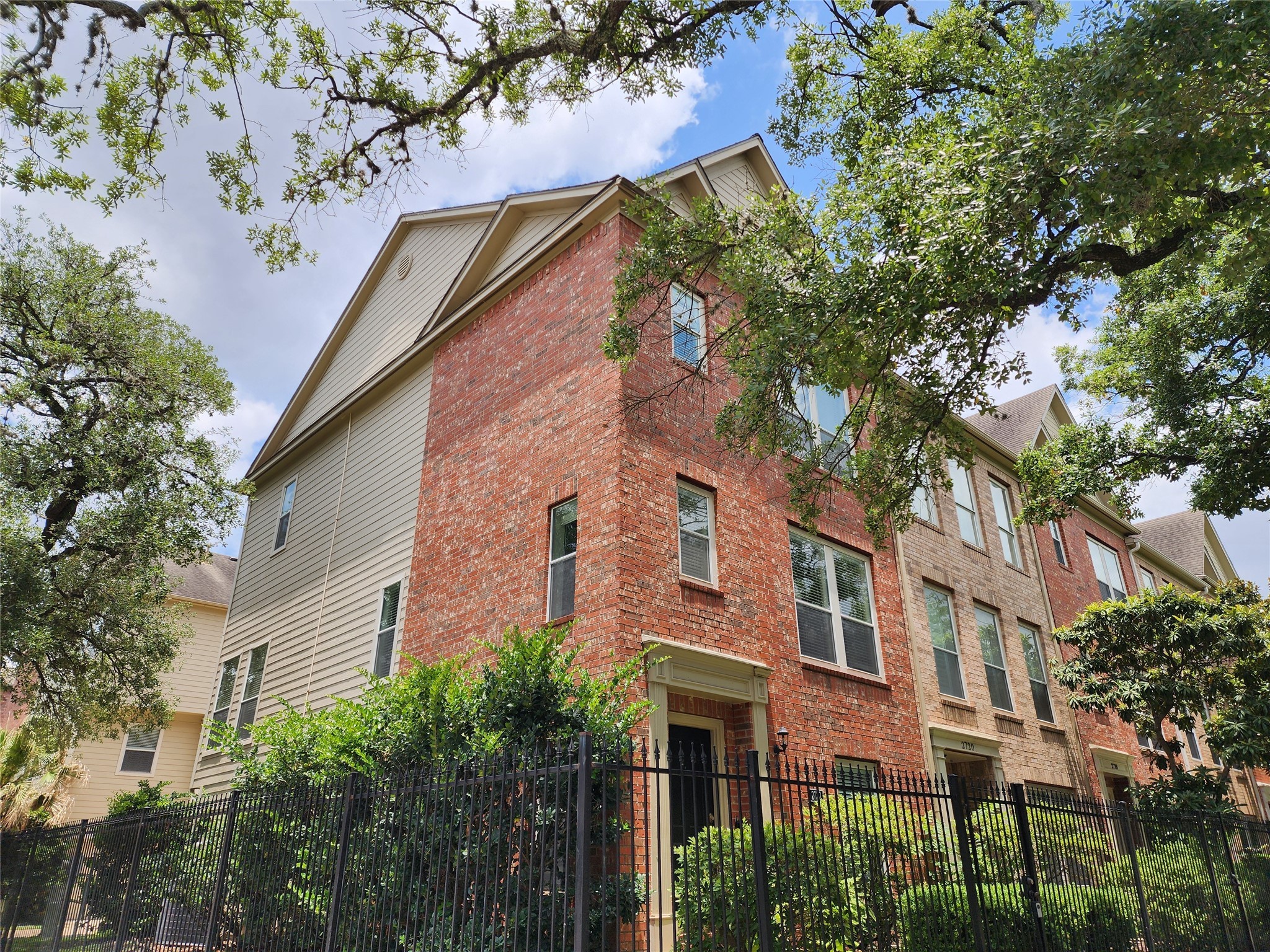 2722 Crawford Street Houston TX 77004