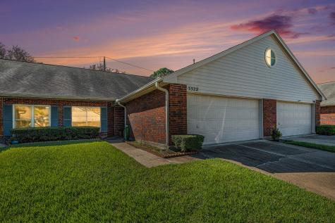 3322 S Country Meadows Lane Pearland TX 77584