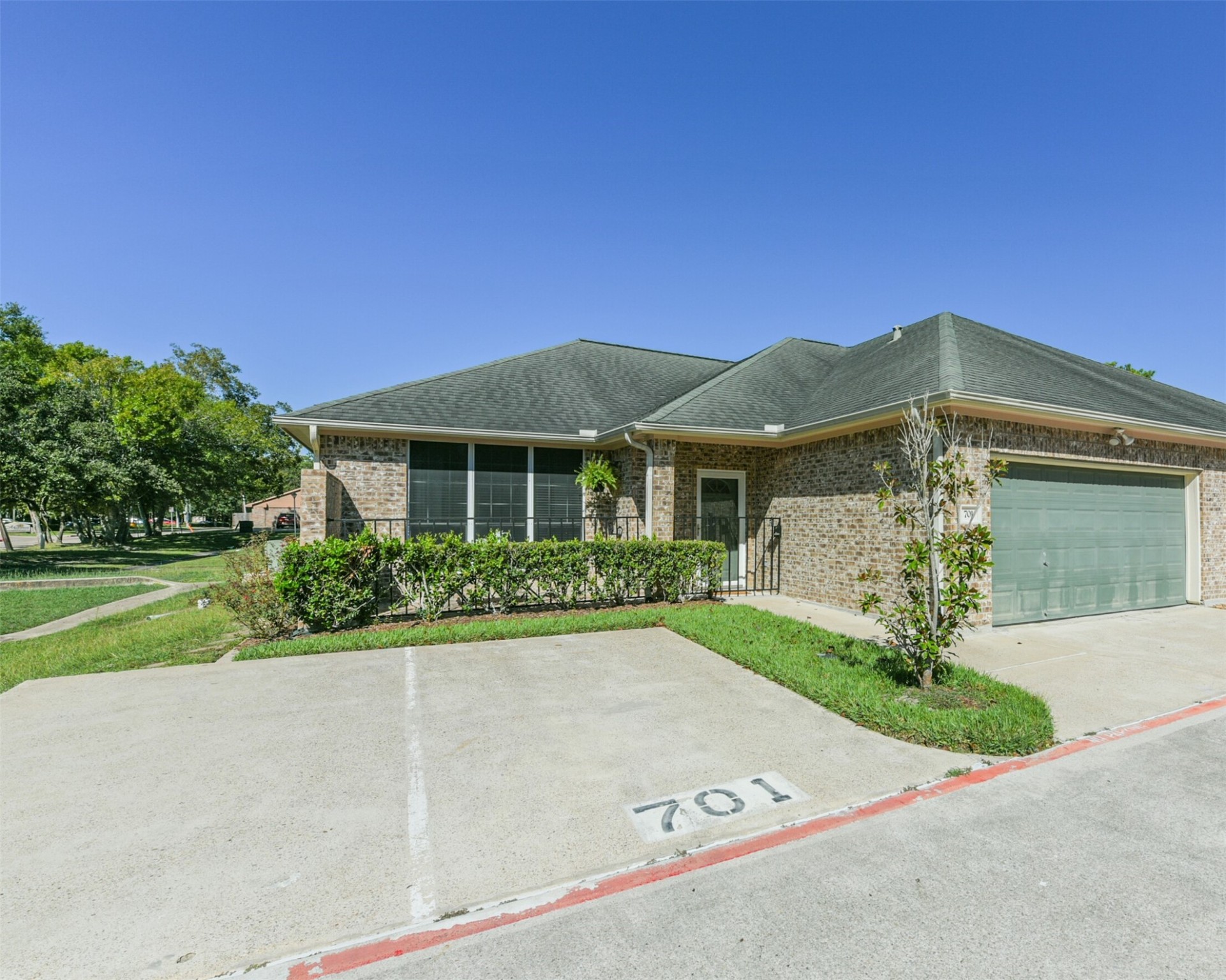 701 Cedarwood Drive Friendswood TX 77546