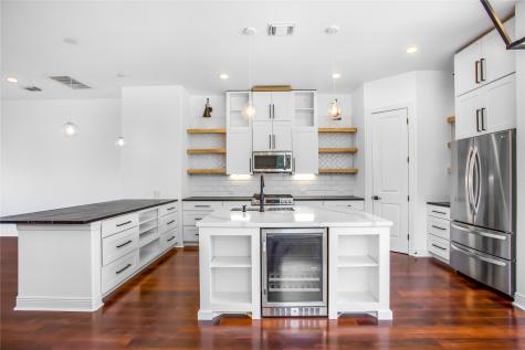 1337 Delano Street Houston TX 77003