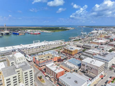 2425 Strand Galveston TX 77550