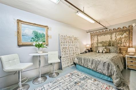 2425 Strand Galveston TX 77550