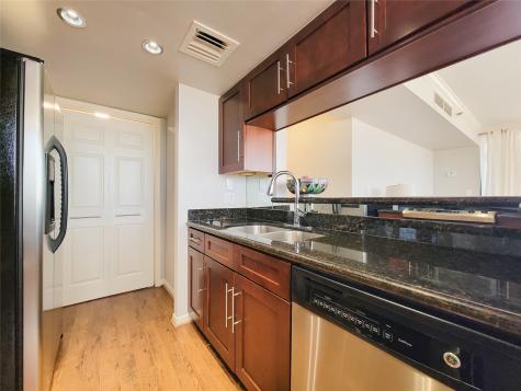 3525 Sage Road 303 Houston TX 77056