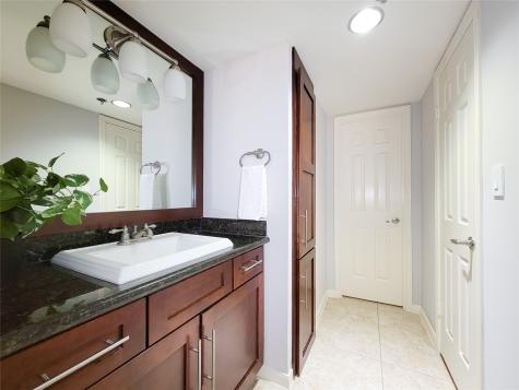 3525 Sage Road 303 Houston TX 77056