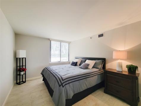 3525 Sage Road 303 Houston TX 77056