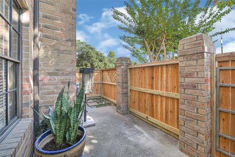 9800 Pagewood Lane 2703 Houston TX 77042