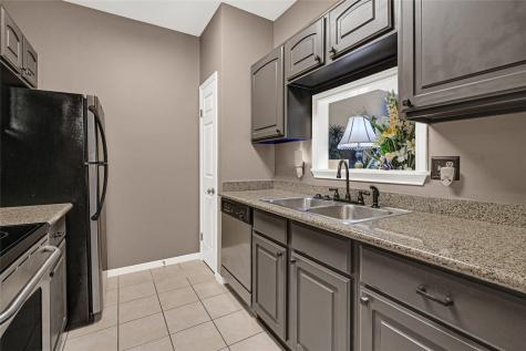 9800 Pagewood Lane 2703 Houston TX 77042