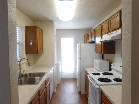 2121 Hepburn Street 905 Houston TX 77054