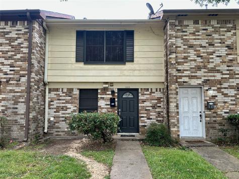 1515 S 8th Street La Porte TX 77571