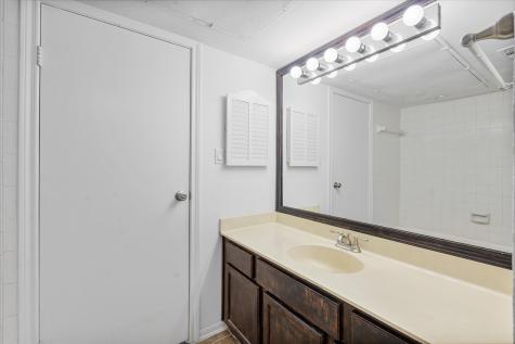 3100 Walnut Bend Lane 508 Houston TX 77042