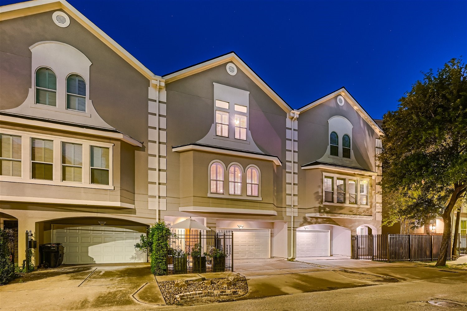 884 Detering Street Houston TX 77007