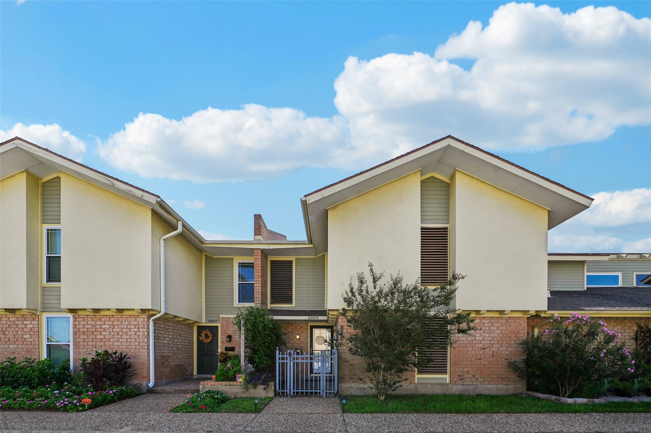 6909 Weiss Drive Galveston TX 77551