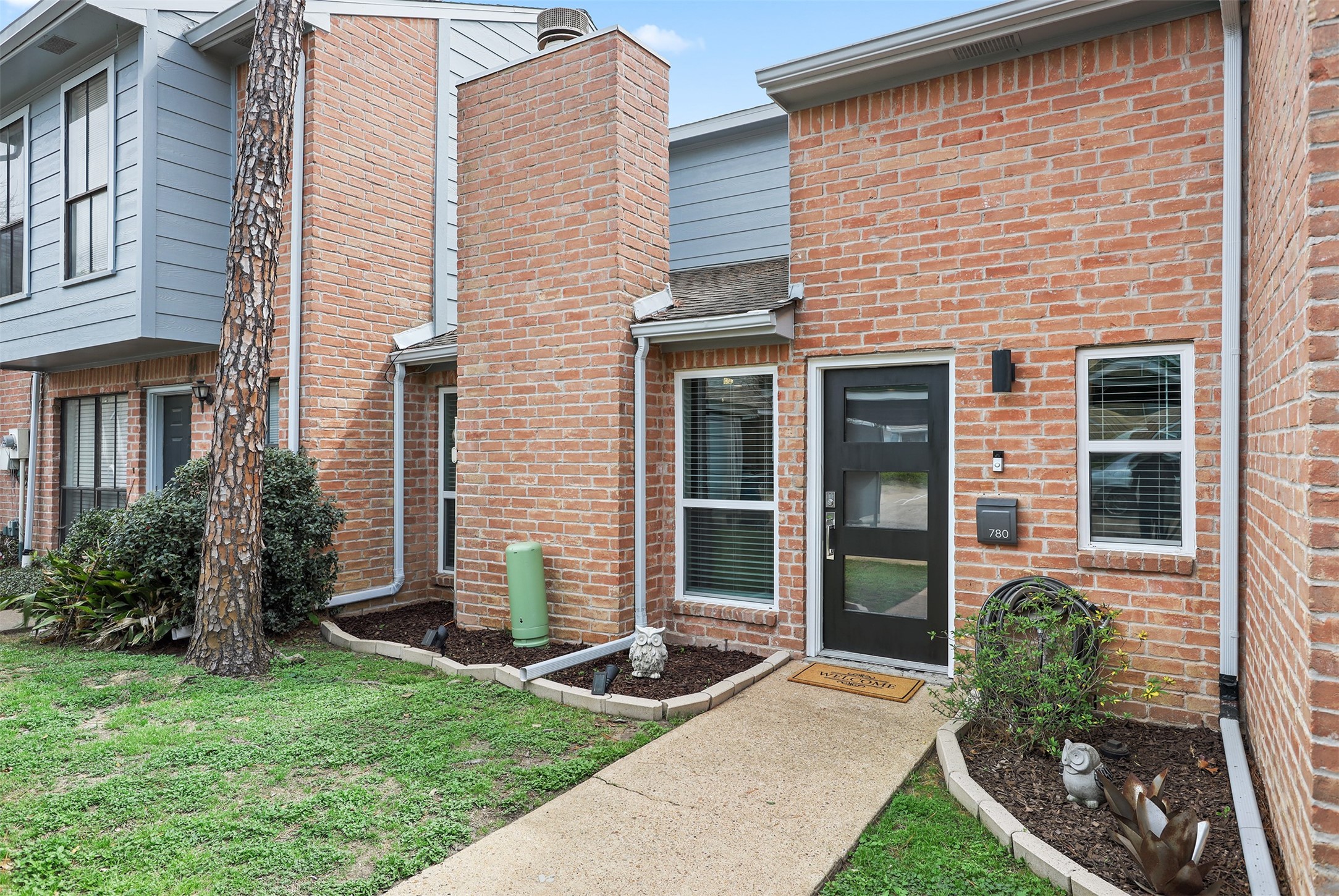 780 Worthshire Street Houston TX 77008