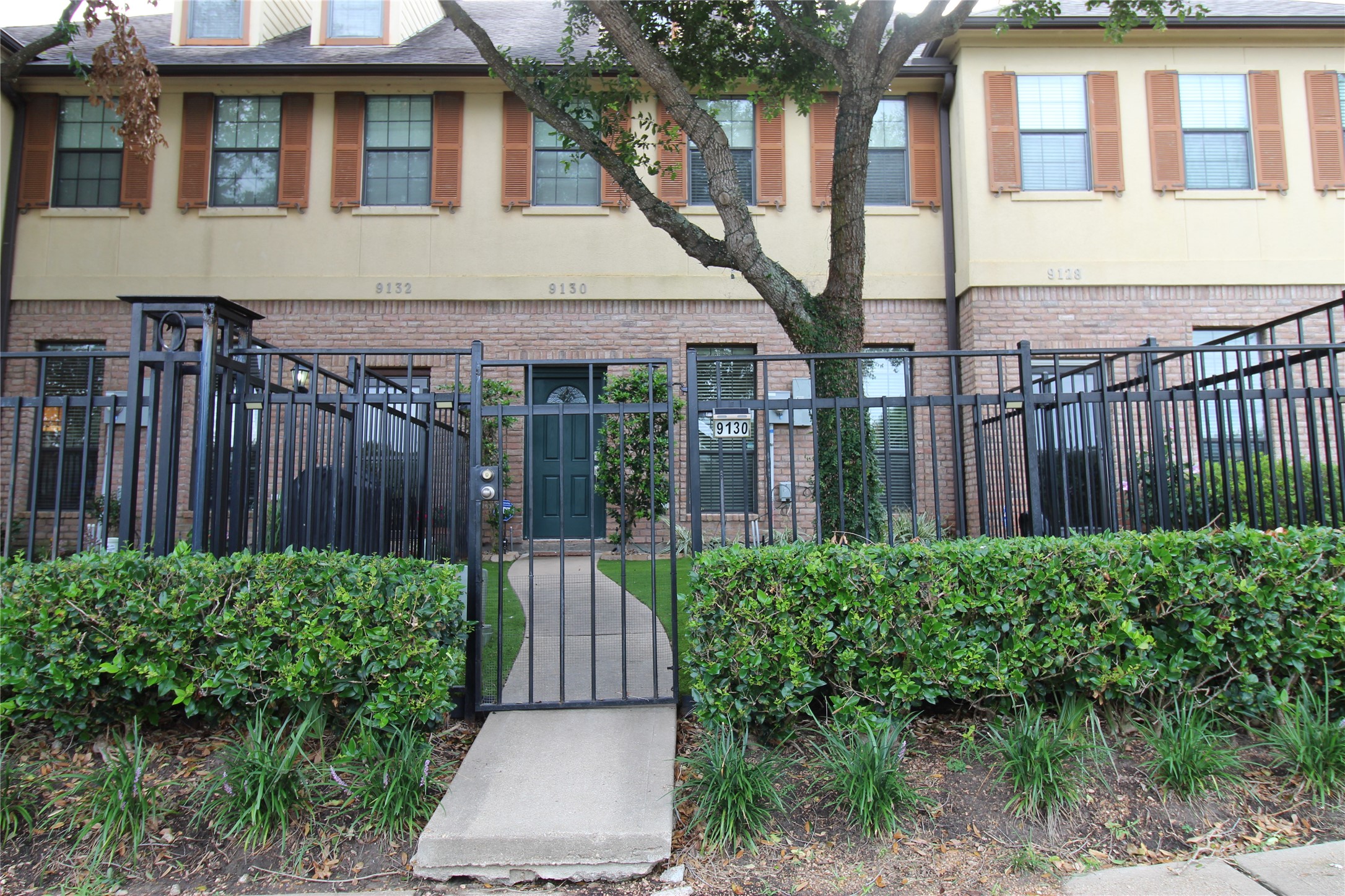 9130 Lakes At 610 Drive Houston TX 77054