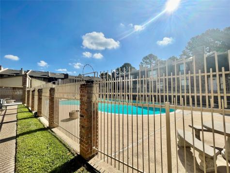 2019 Place Rebecca Lane G4 Houston TX 77090