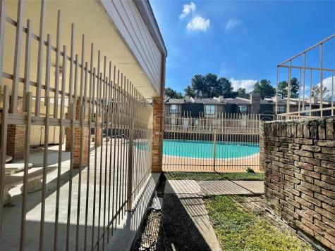 2019 Place Rebecca Lane G4 Houston TX 77090