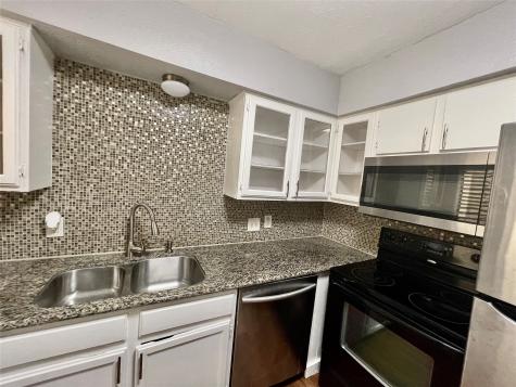 2019 Place Rebecca Lane G4 Houston TX 77090