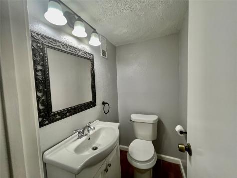 2019 Place Rebecca Lane G4 Houston TX 77090