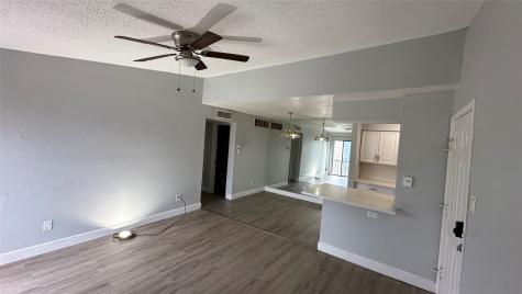 9550 Deering Drive 208 Houston TX 77036