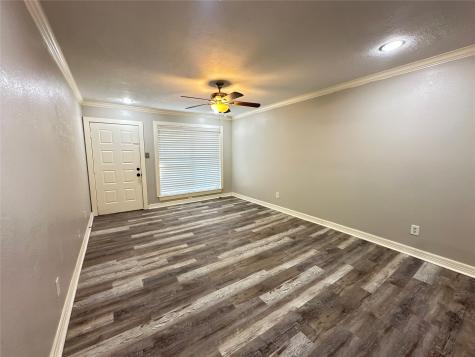 7303 Gulf Freeway 903 Houston TX 77017